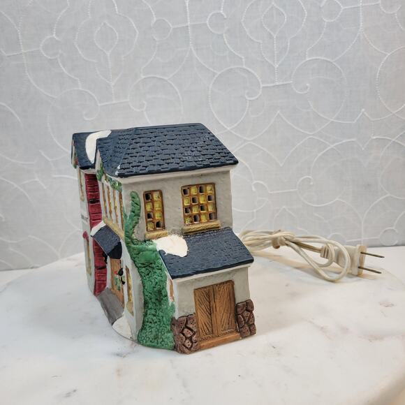VINTAGE Winter Valley Lighted Library 6" Ceramic Christmas Holiday Decor 1994 - Picture 12 of 12